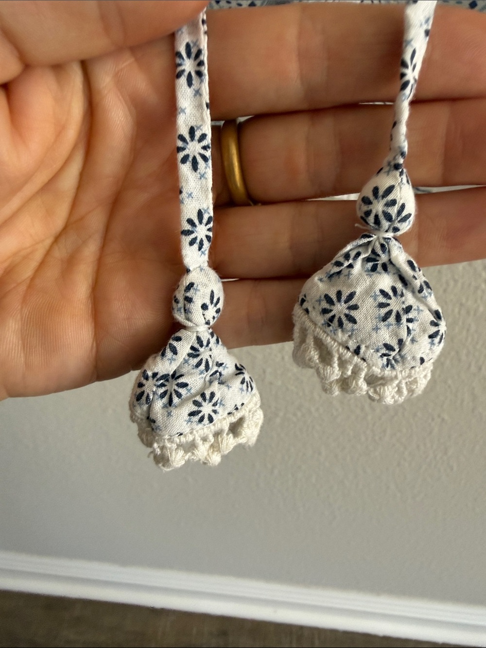 White Racberback Patterned Boho Tank Top - Picture 4 of 5